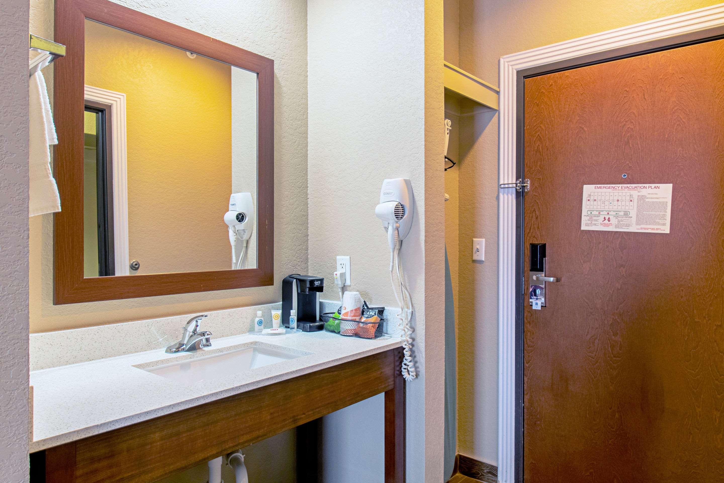 Comfort Inn & Suites And Suites Fredericksburg Luaran gambar