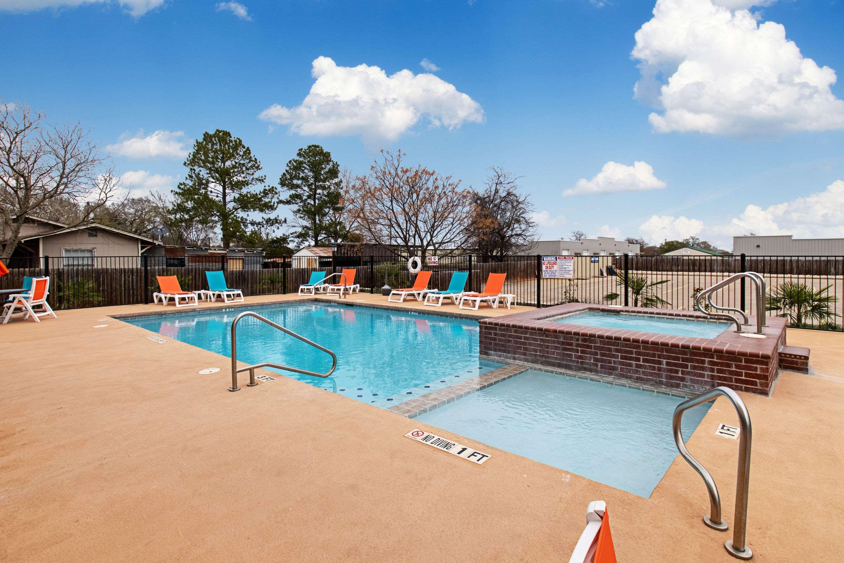 Comfort Inn & Suites And Suites Fredericksburg Luaran gambar
